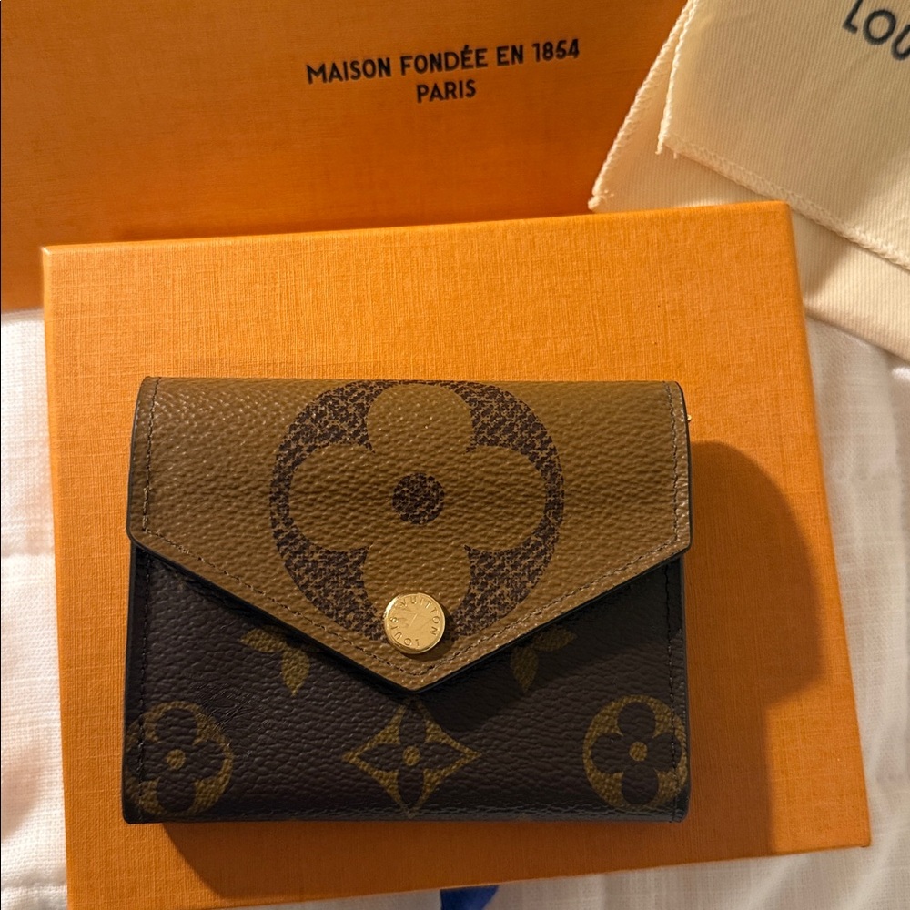Louis Vuitton Zoe wallet